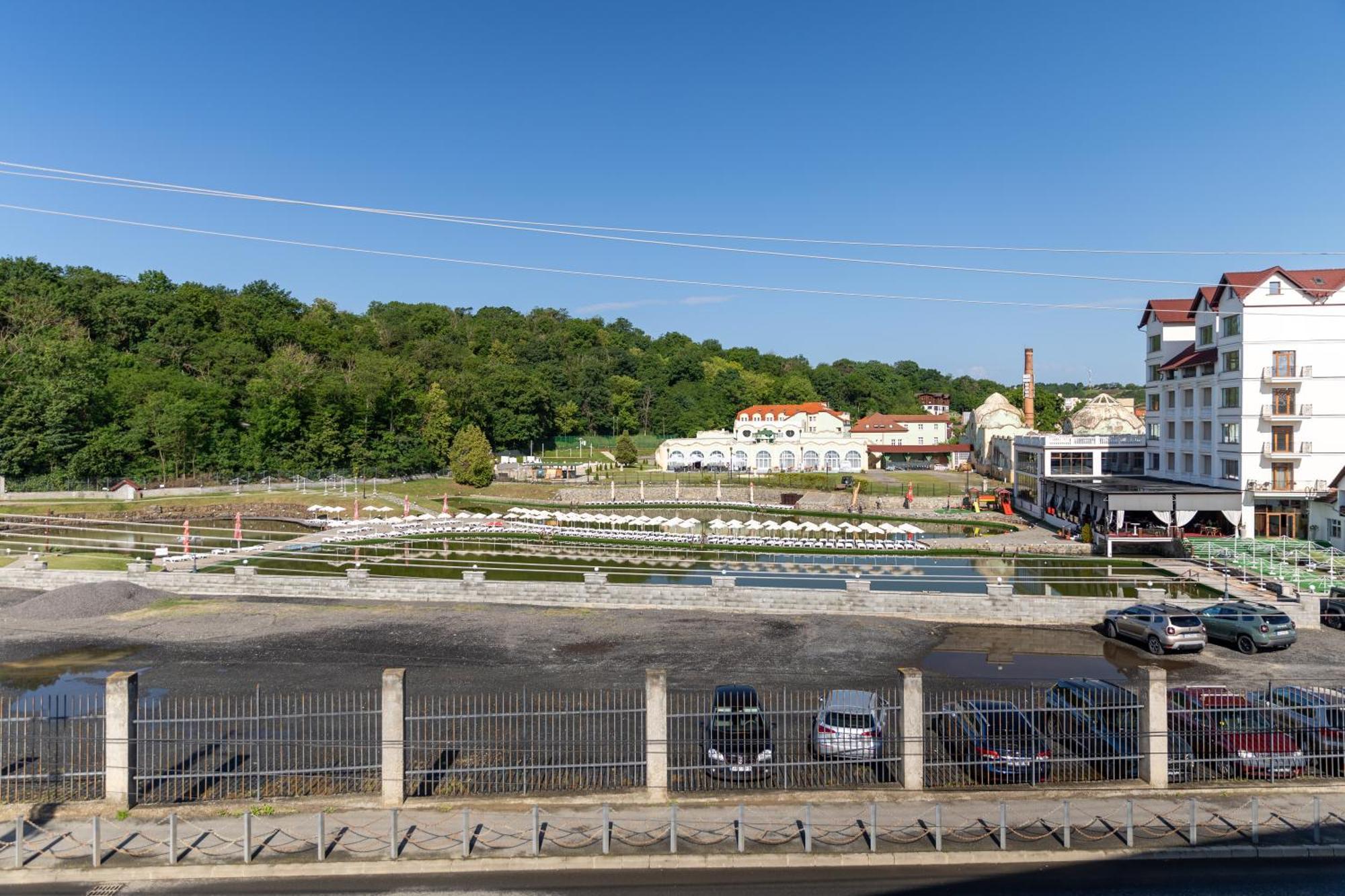 Imb Residence Окна Сибиулуй Екстериор снимка